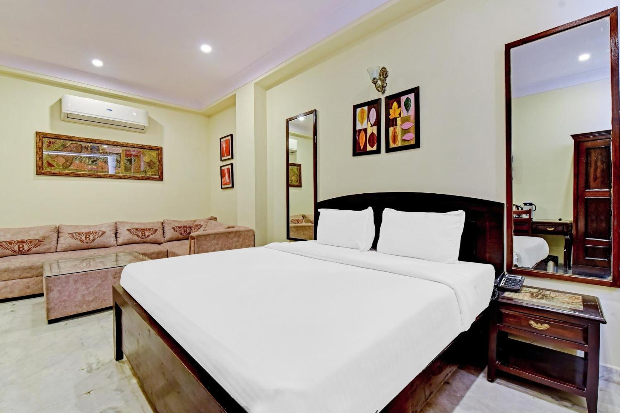 Collection O Hotel Four Boutique Kukas 외부 사진