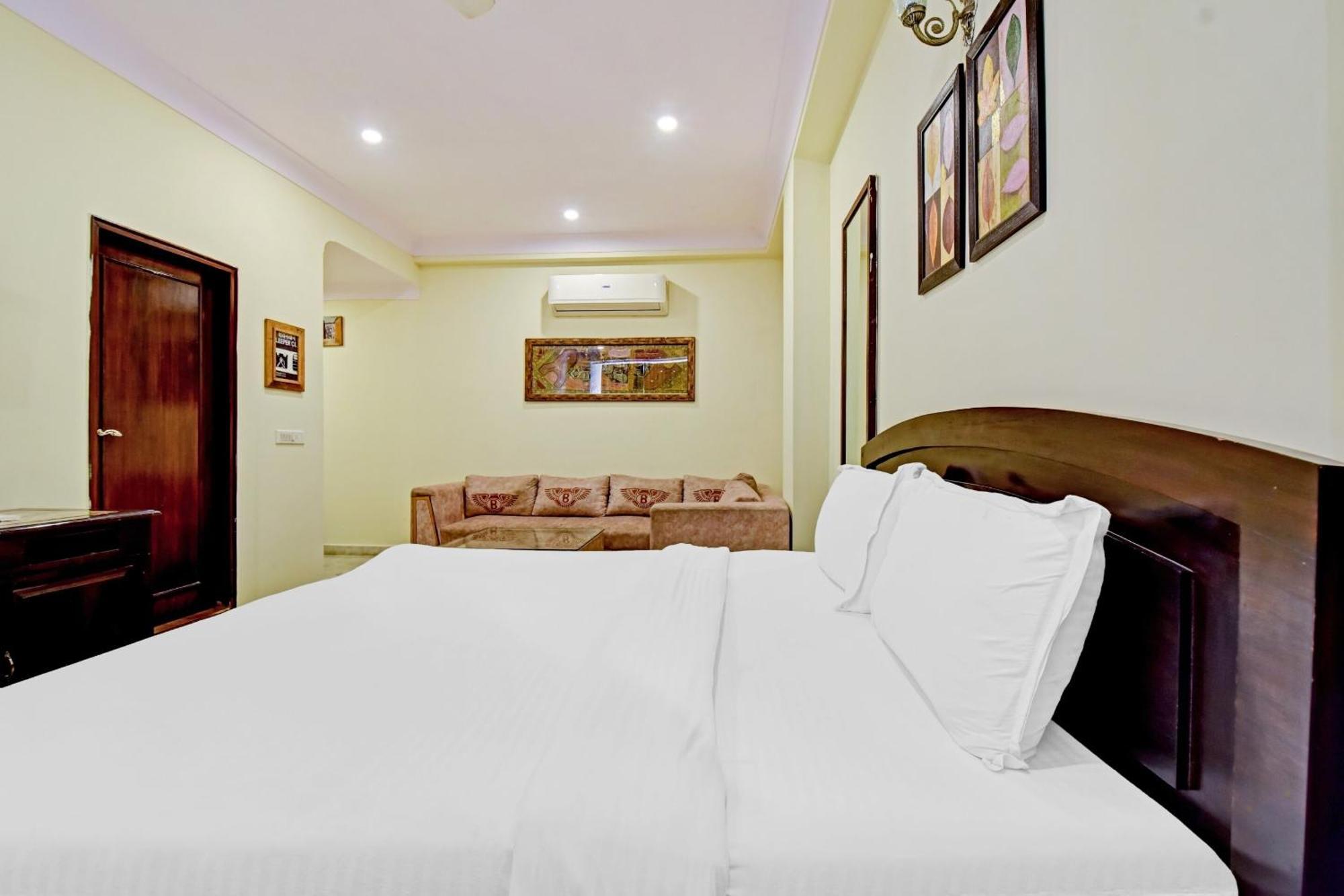 Collection O Hotel Four Boutique Kukas 외부 사진