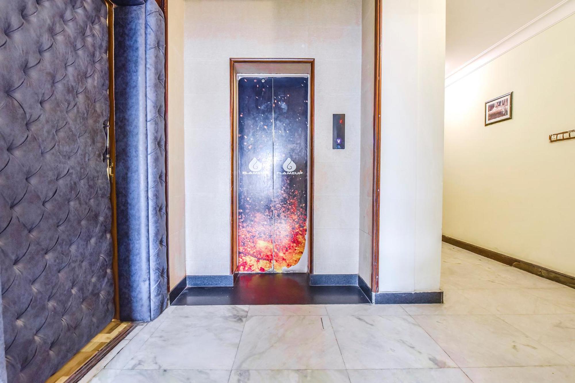Collection O Hotel Four Boutique Kukas 외부 사진